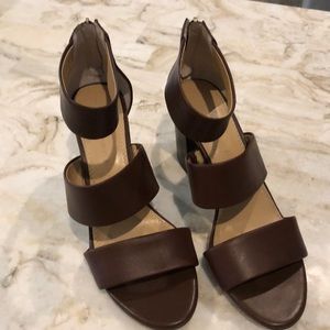 BANANA REPUBLIC Strappy Heeled Sandal ❤️